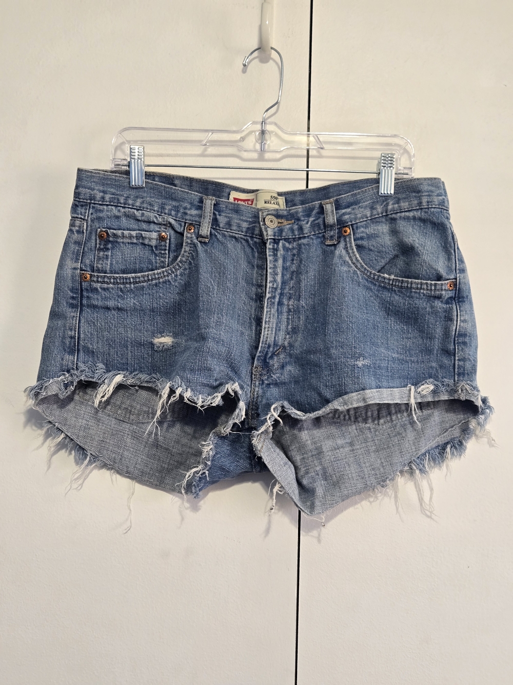 Levi’s 550 Cutoff Shorts Womens 16 Husky Distressed Raw Hem Denim High Rise